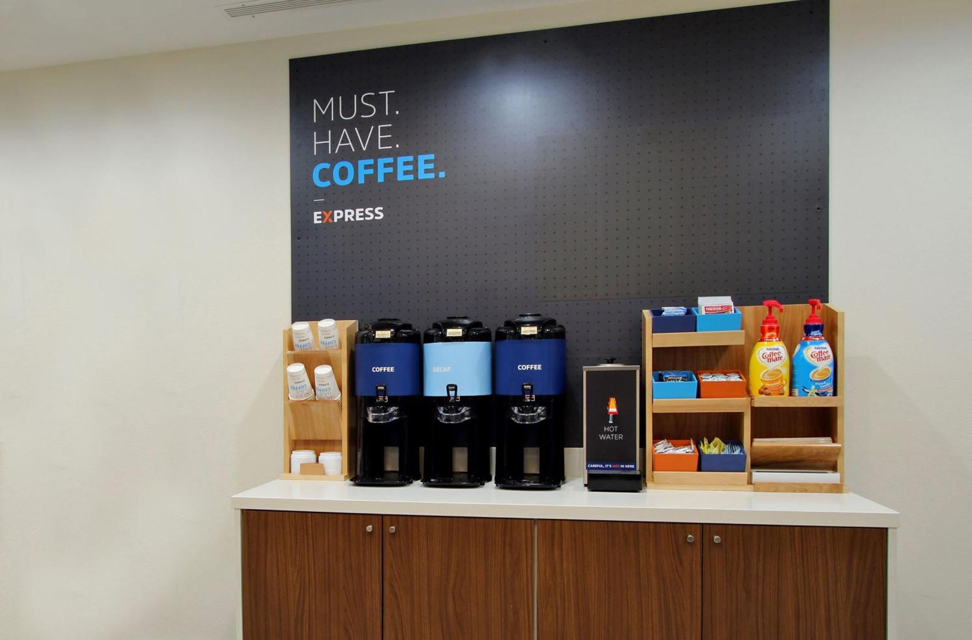 Holiday Inn Express & Suites Indianapolis - East By Ihg Ngoại thất bức ảnh