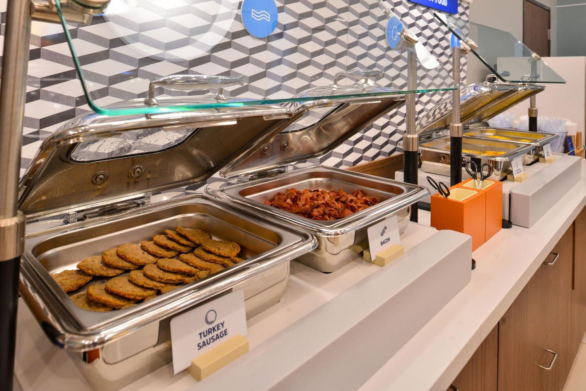 Holiday Inn Express & Suites Indianapolis - East By Ihg Ngoại thất bức ảnh