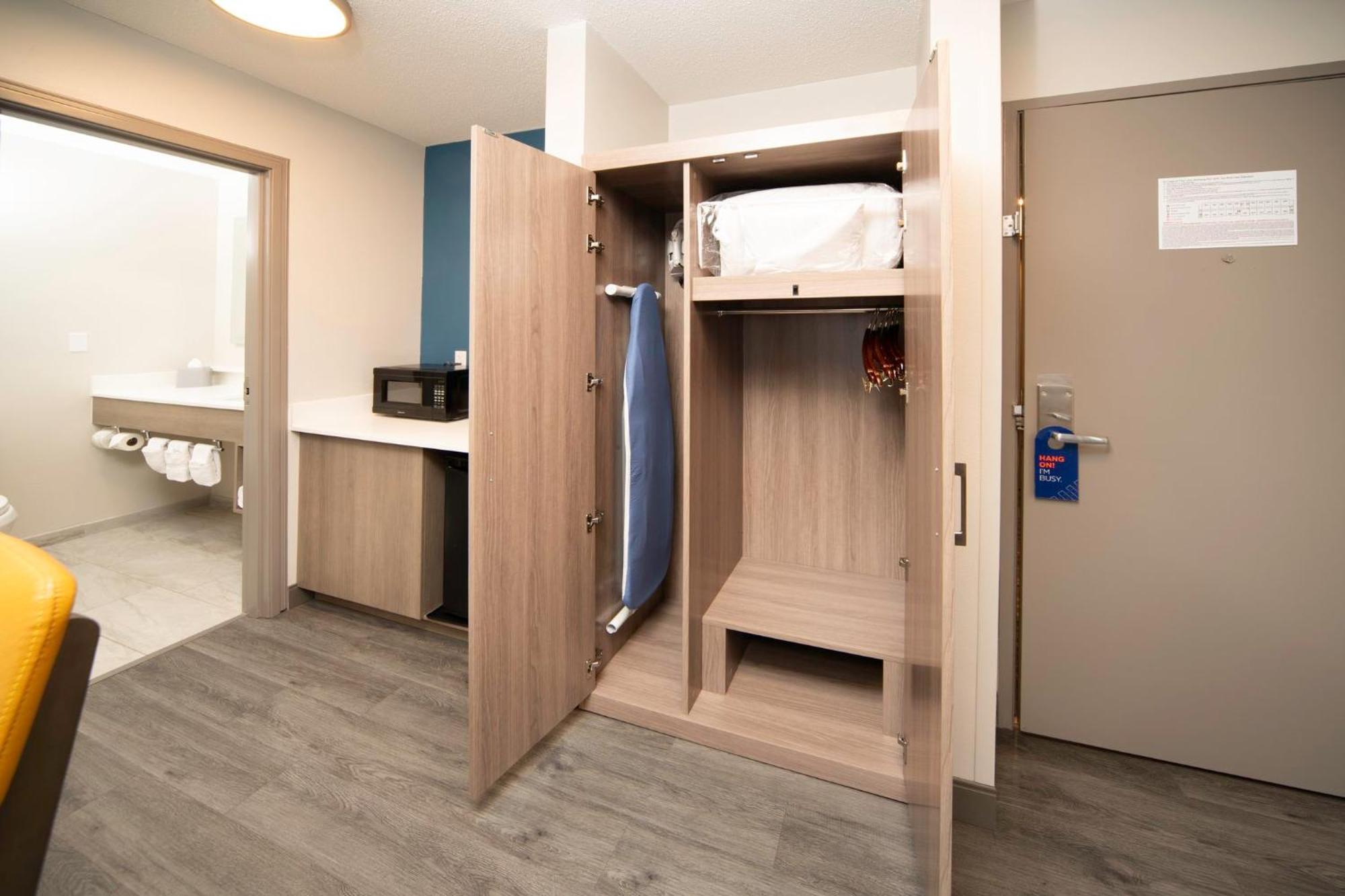 Holiday Inn Express & Suites Indianapolis - East By Ihg Ngoại thất bức ảnh