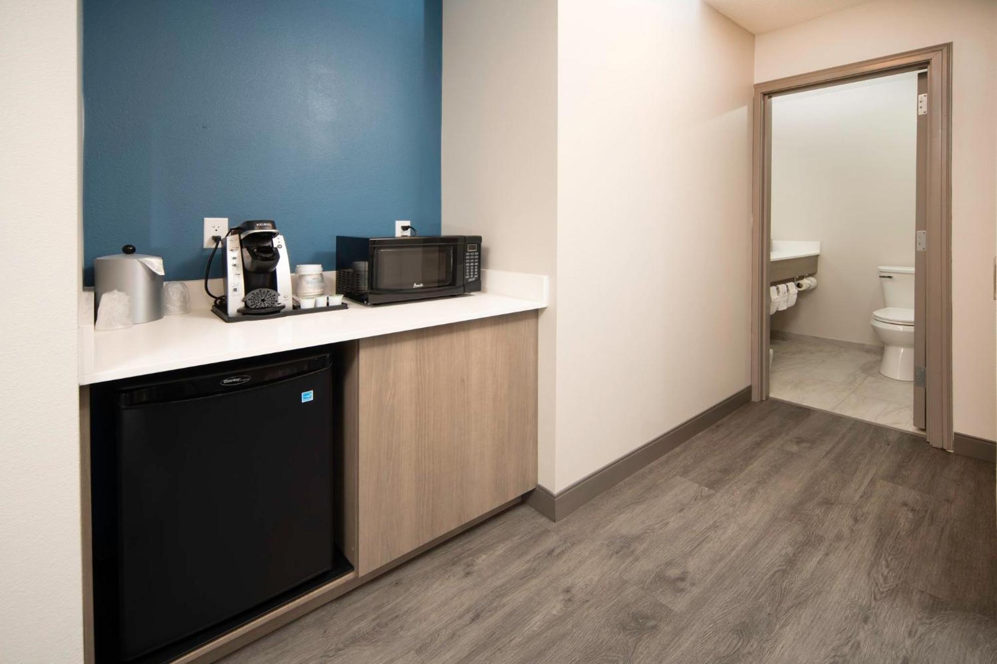 Holiday Inn Express & Suites Indianapolis - East By Ihg Ngoại thất bức ảnh