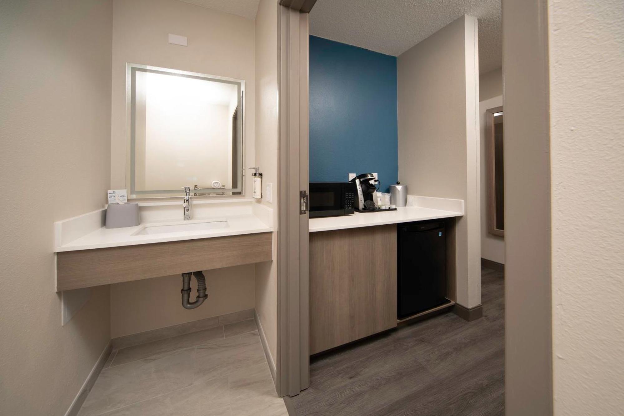 Holiday Inn Express & Suites Indianapolis - East By Ihg Ngoại thất bức ảnh
